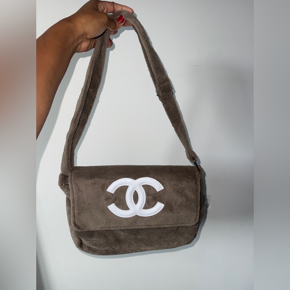 Chic Chanel Brown Shoulder Bag